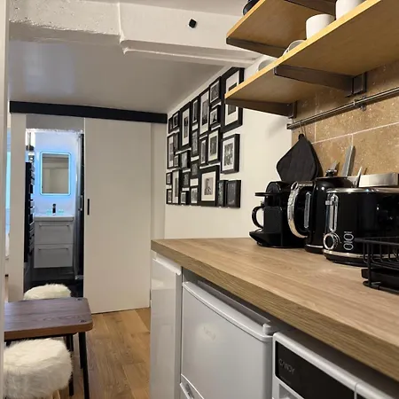 Temple Marais Apartman *